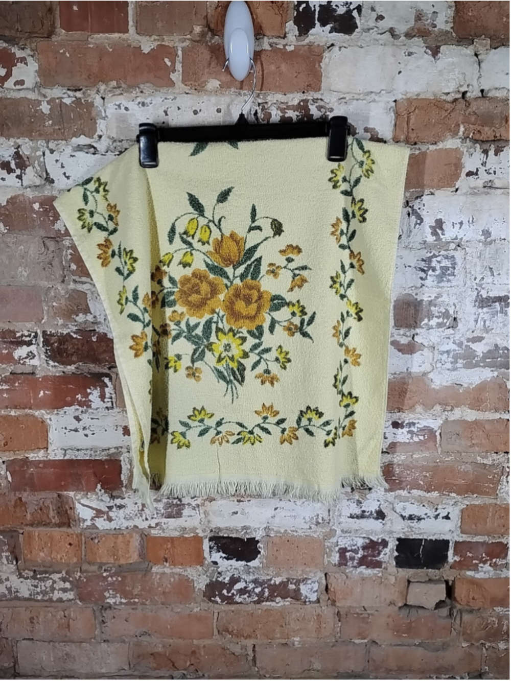 Vintage Dundee All Cotton Yellow Gold Bath Towel Fringe Flower